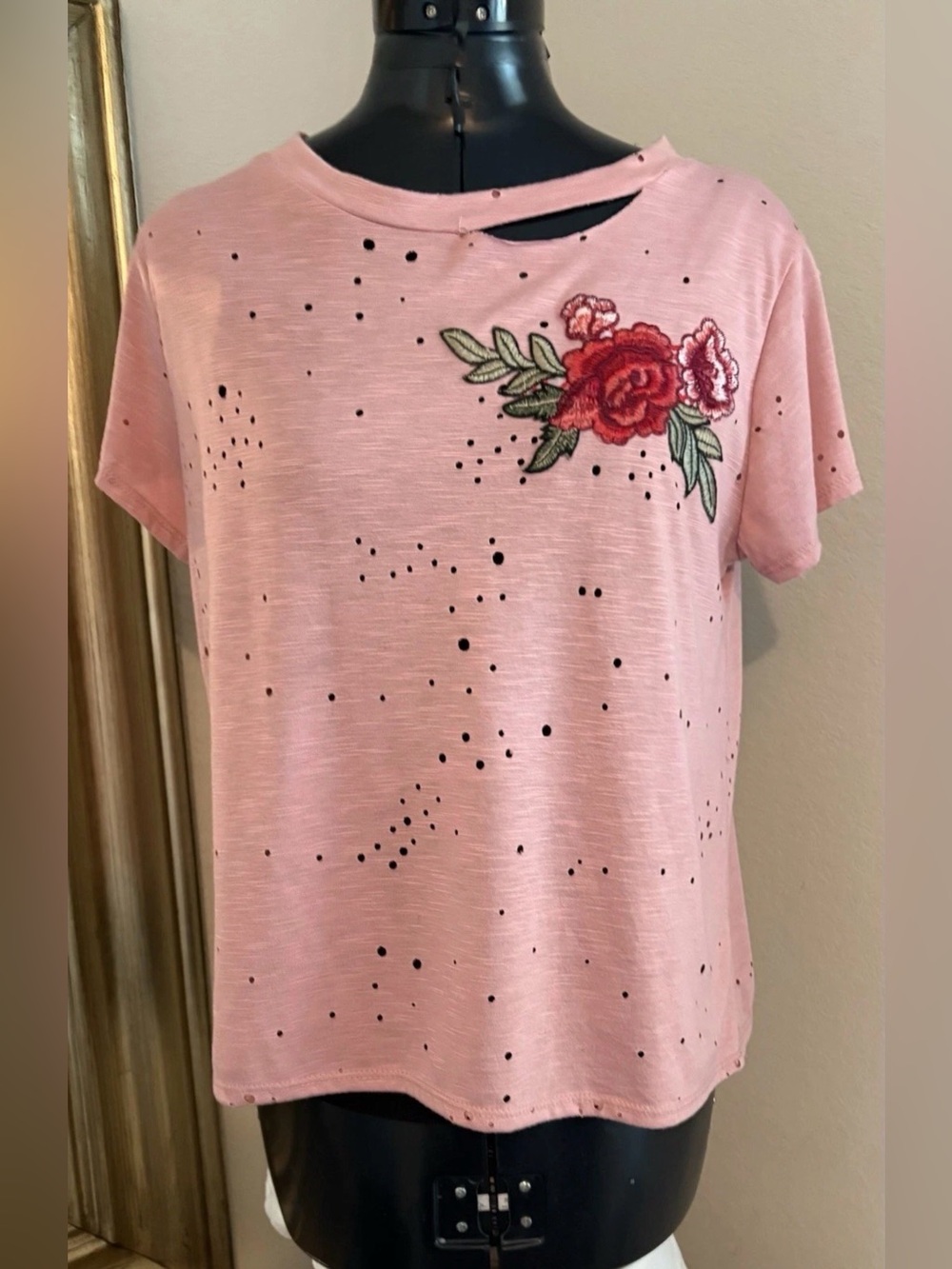 Urban Rebel Pink Crop Tee with Destruction & Embroidered Roses Size M